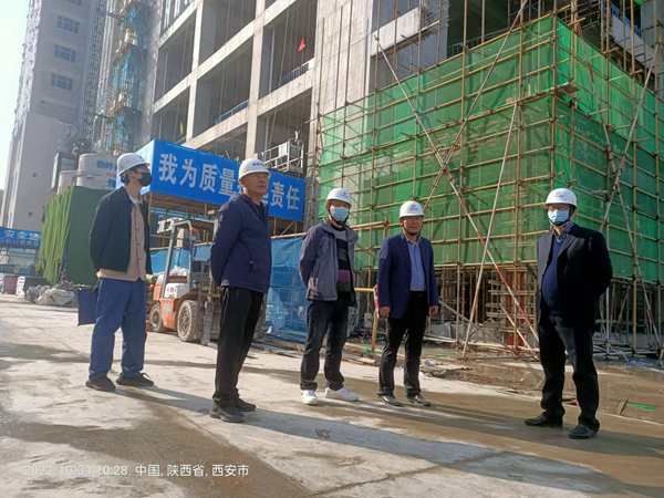 集團公司副總經理韓大龍一行到陜核大廈建設項目、陜汽第二醫院醫養結合服務中心項目檢查指導工作